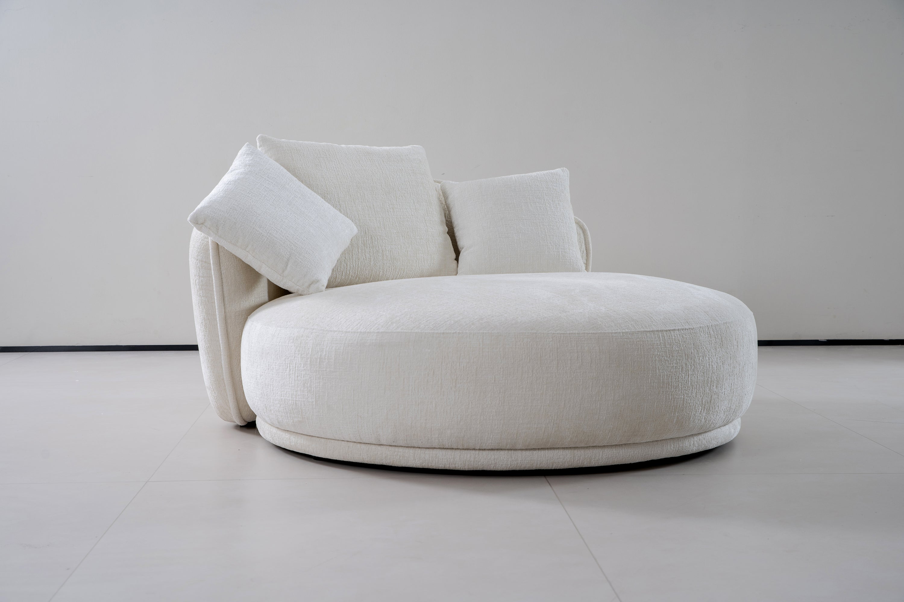 Love Seat / Daybed – Soft Curve Design