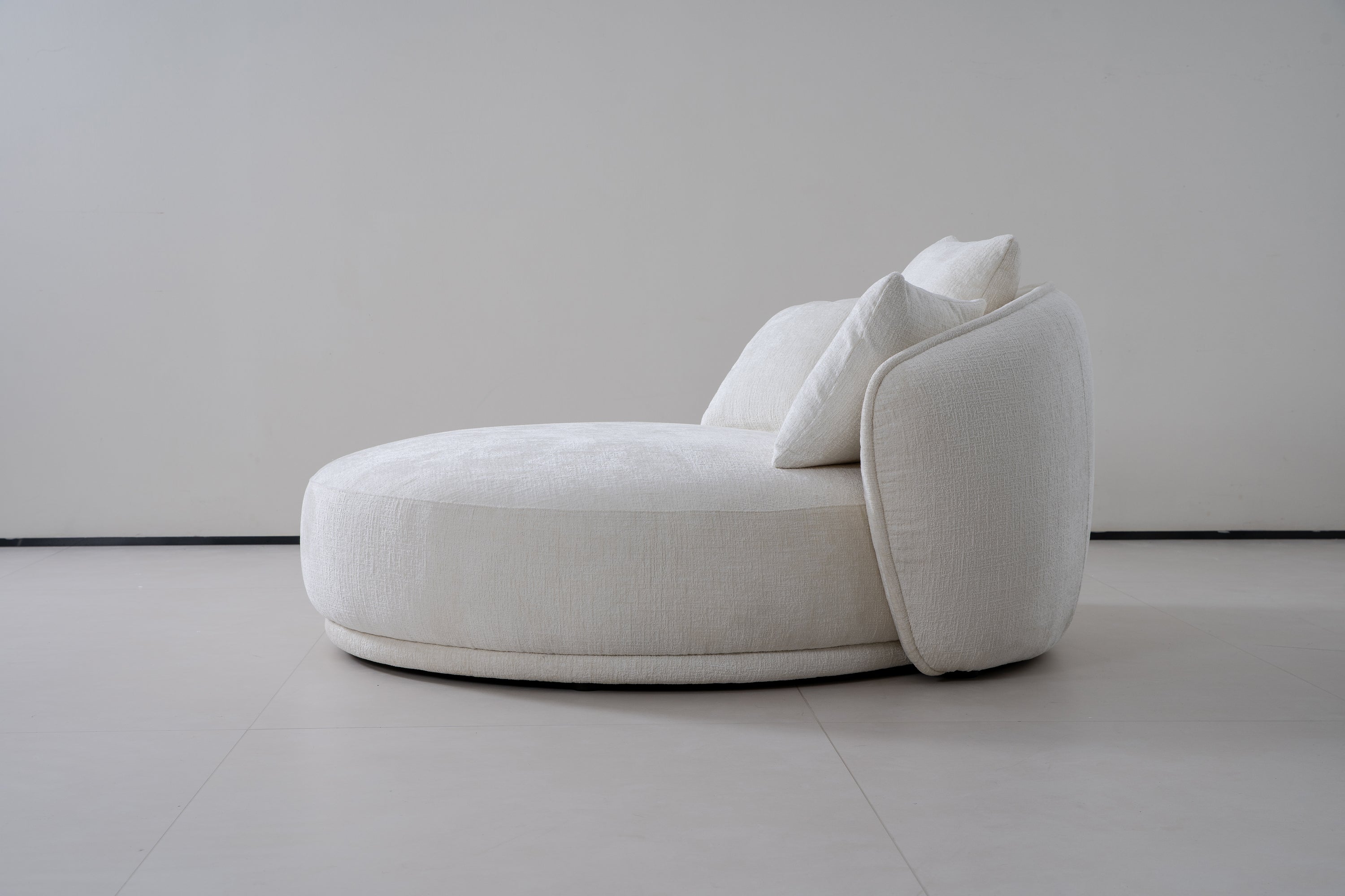 Love Seat / Daybed – Soft Curve Design
