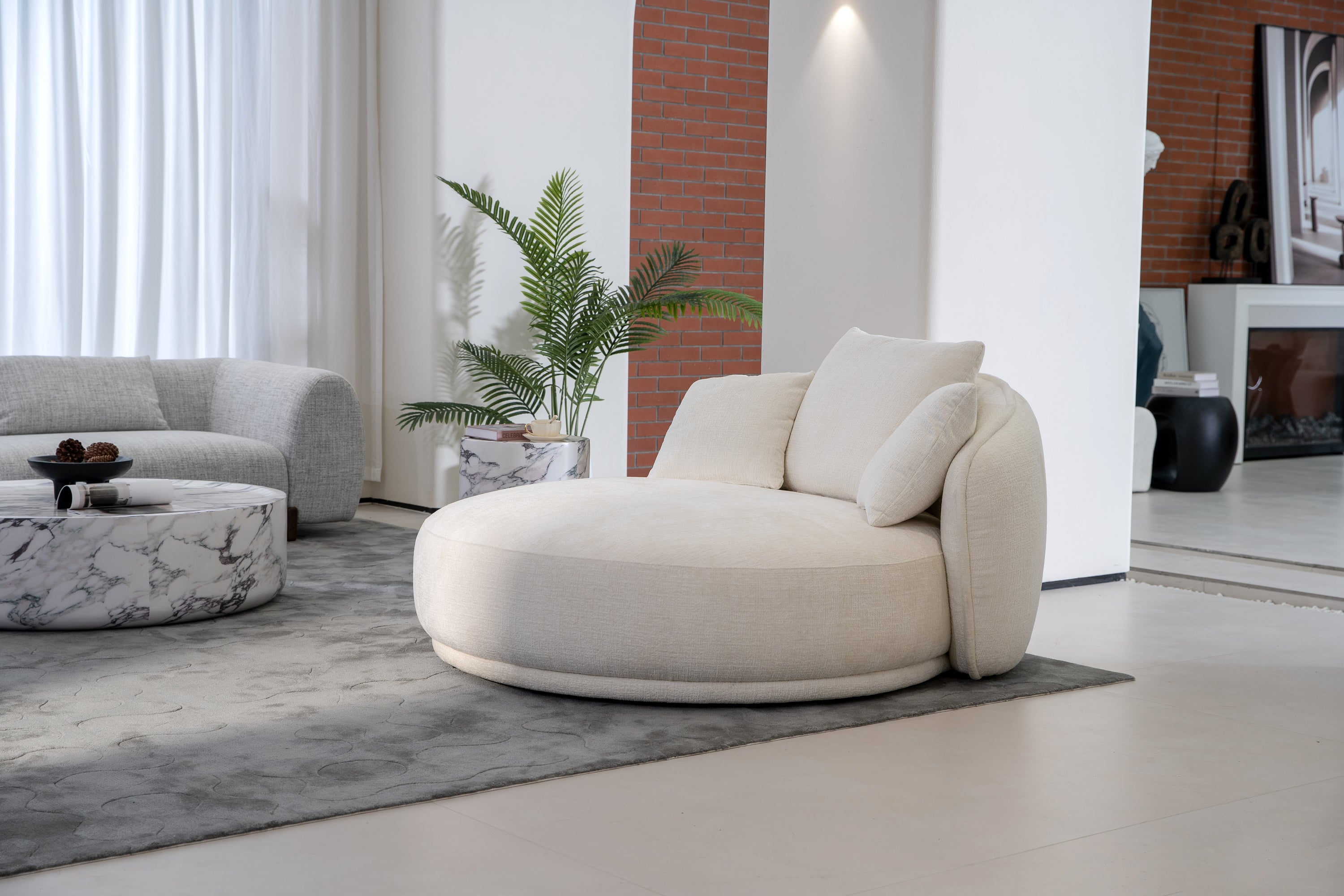 Love Seat / Daybed – Soft Curve Design