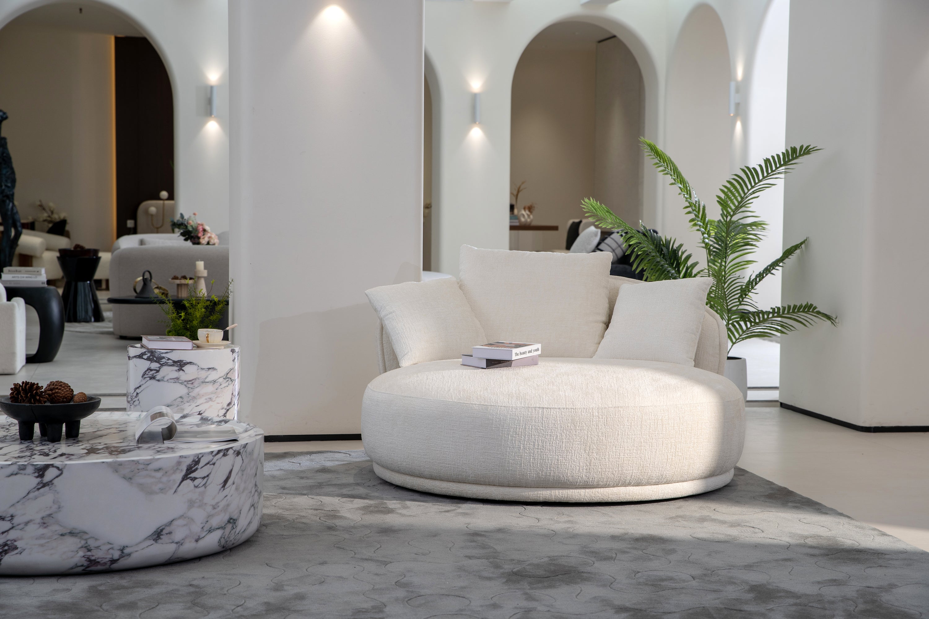 Love Seat / Daybed – Soft Curve Design