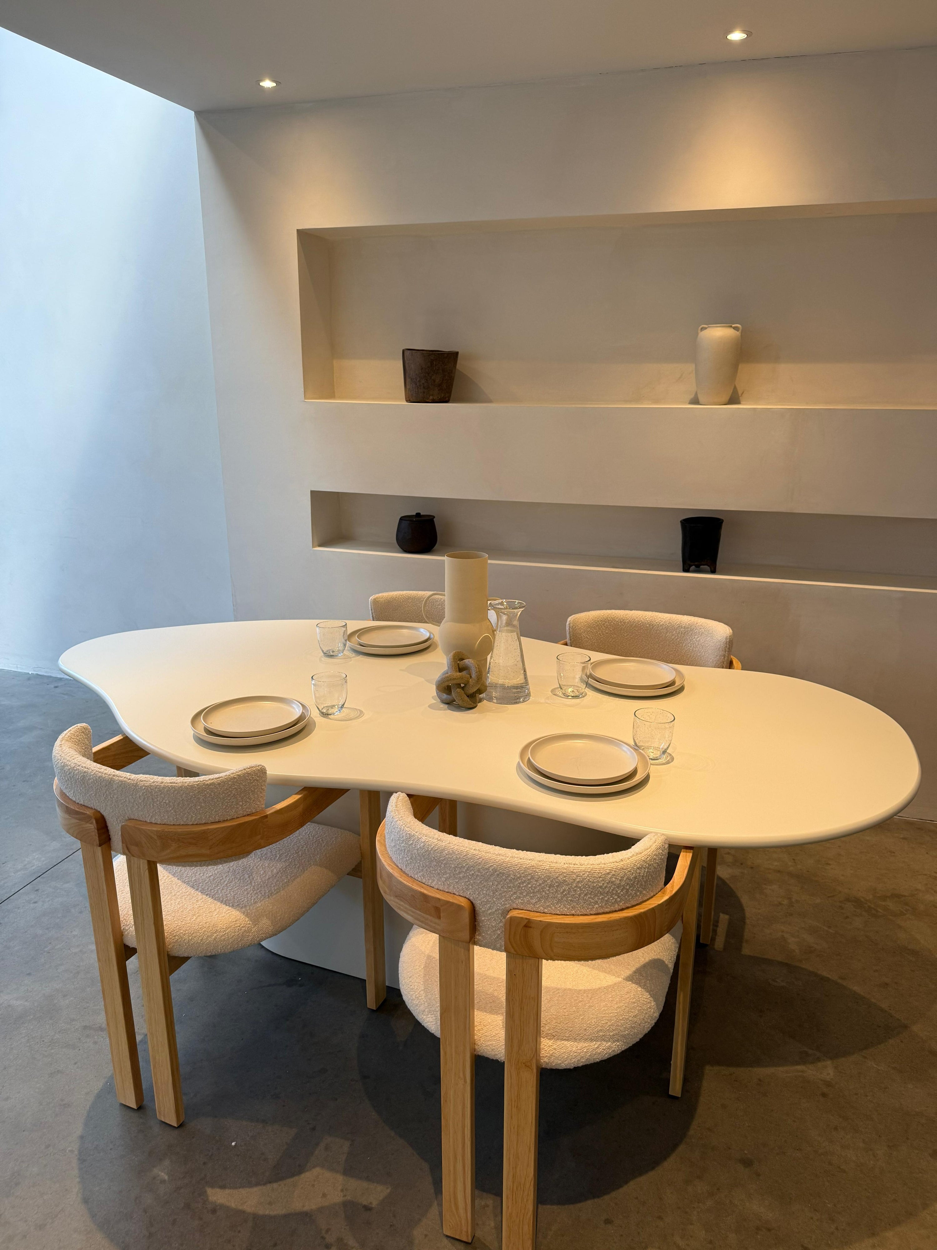 Japandi Organische Eettafel – Betonlook Ivory 231x121